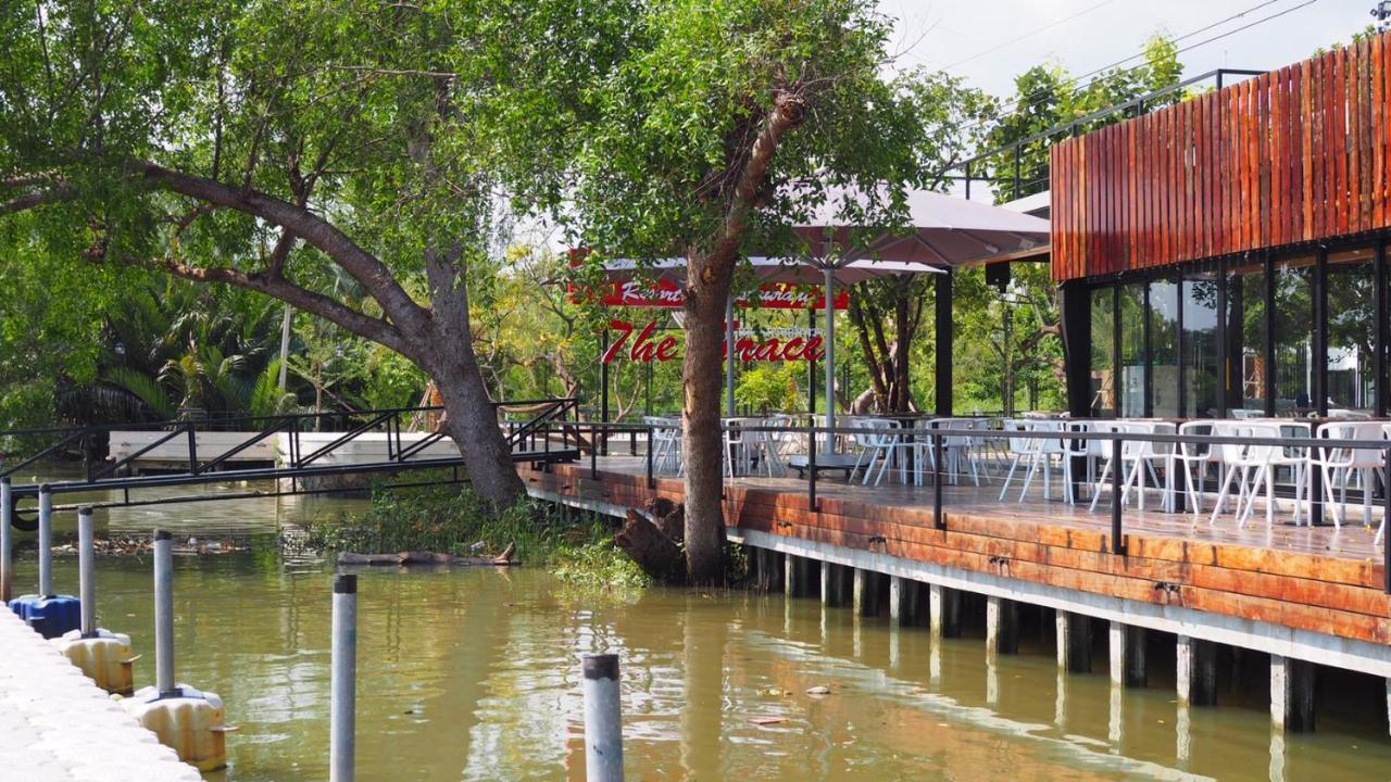 Готель The Grace Amphawa Samut Songkhram Екстер'єр фото