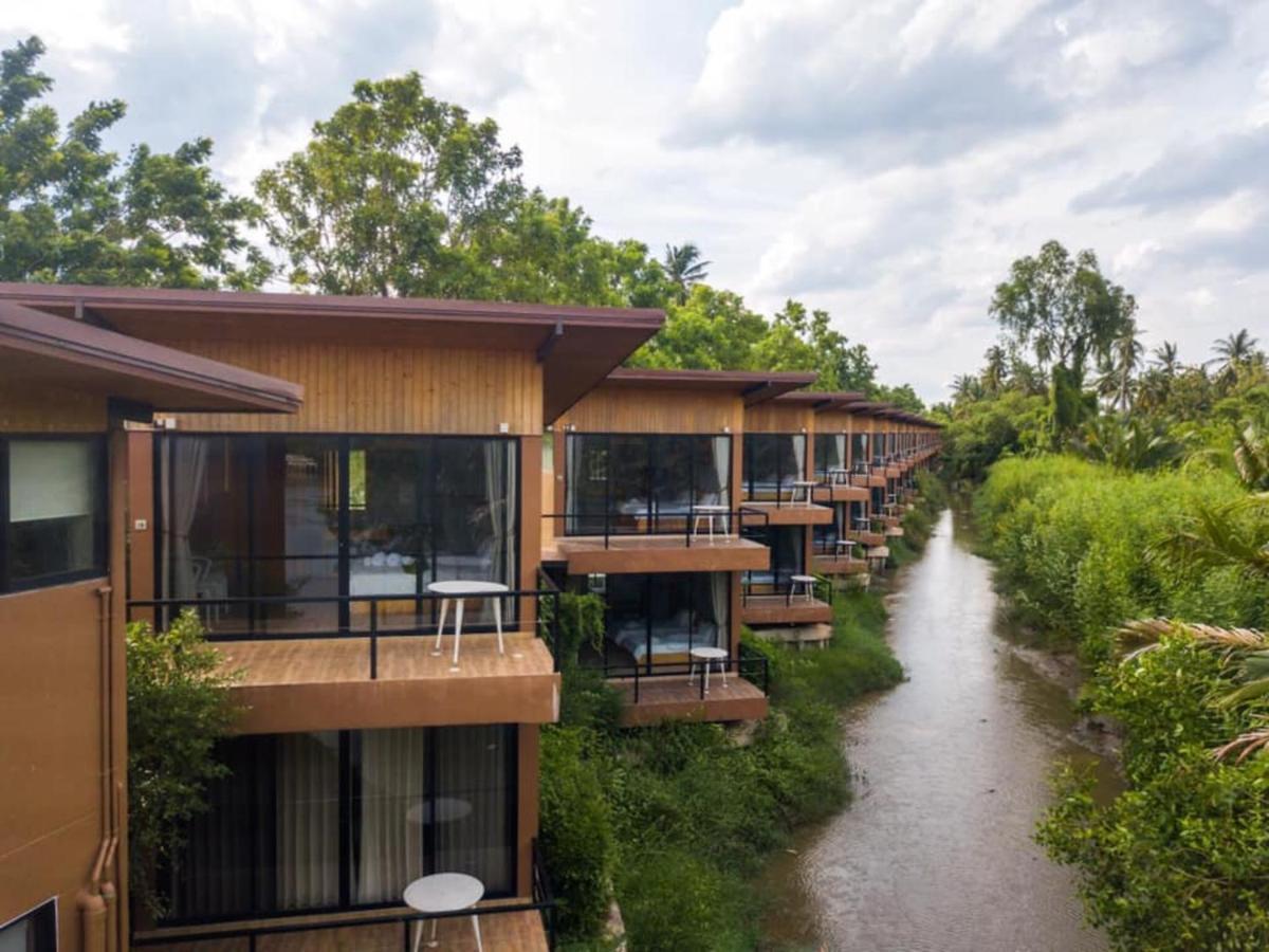 Готель The Grace Amphawa Samut Songkhram Екстер'єр фото